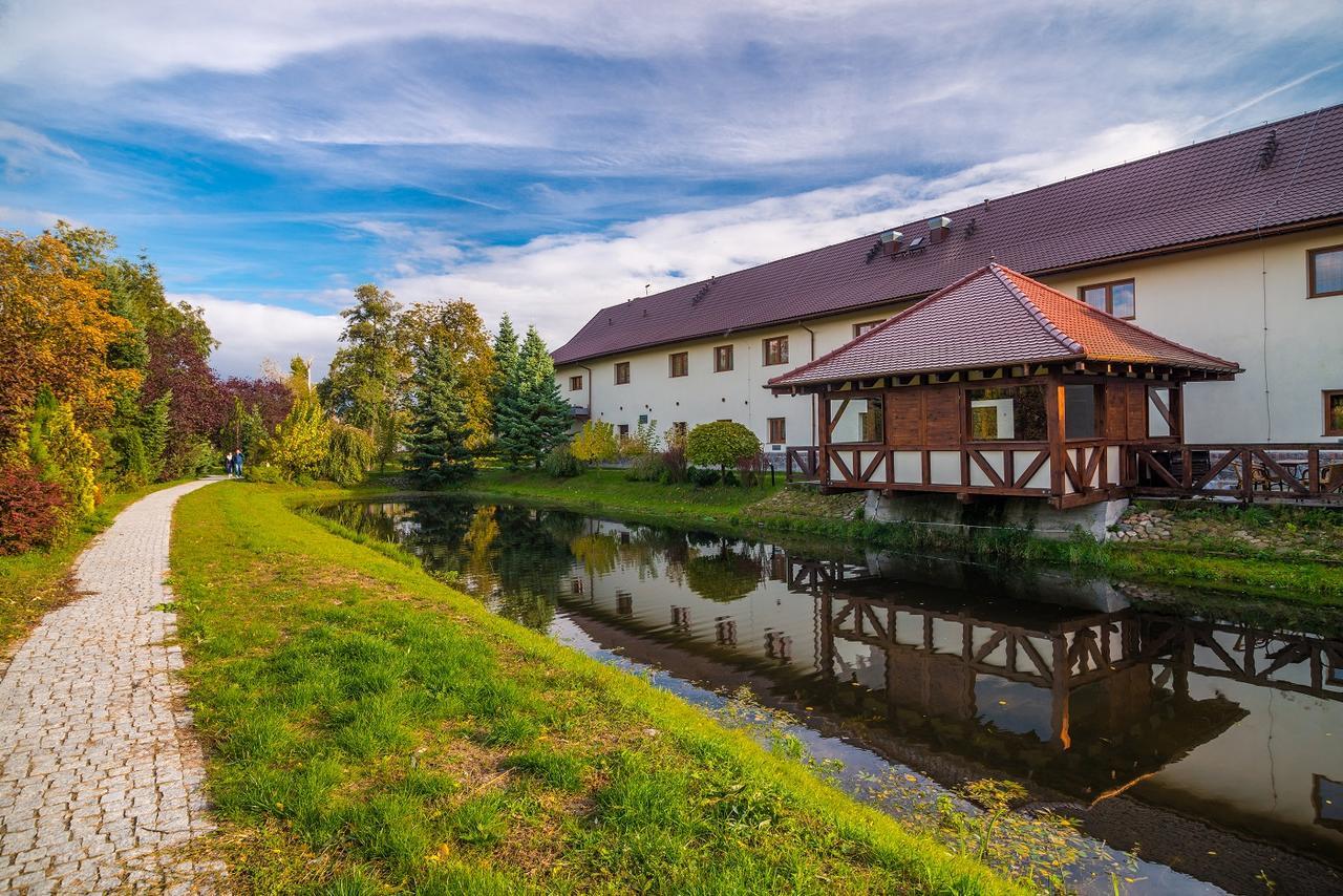 Hotel Karczyce Exterior photo